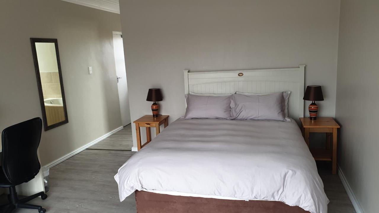 Hotel Stonehouse On Main Struisbaai Habitación foto