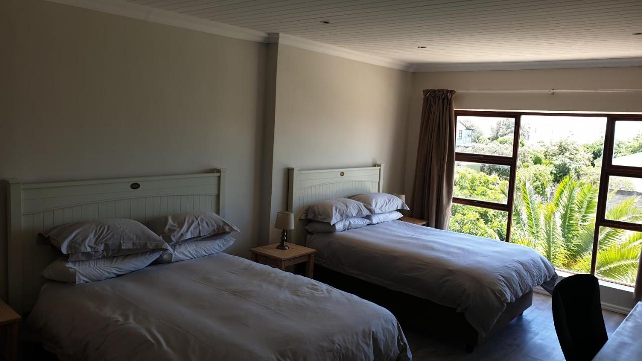 Hotel Stonehouse On Main Struisbaai Habitación foto